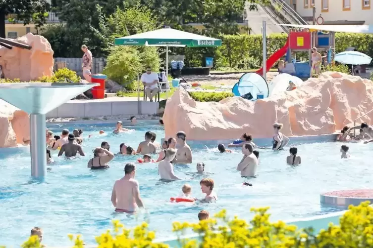 Immer vorn dabei: Das Hochspeyerer Bad öffnet als eines der ersten am Maifeiertag.