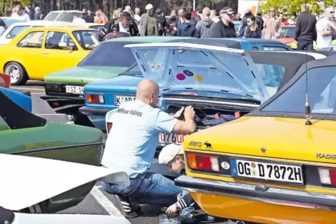 Gehegt und gepflegt: Autos des Typs Kadett C zogen gestern die Blicke zahlreicher Besucher auf sich.