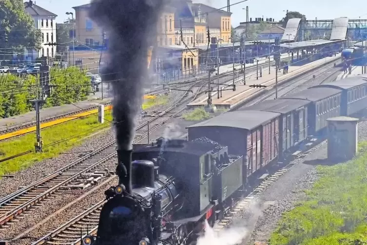 Sonntag, 10.45 Uhr, Hauptbahnhof: Das Kuckucksbähnel startet.