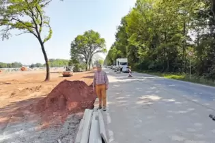 Die Baustelle Gewerbegebiet Haderwald und die Verkehrsstaus sorgen für Unmut auf dem Einsiedlerhof. Ortsvorsteher Hermann Veit k