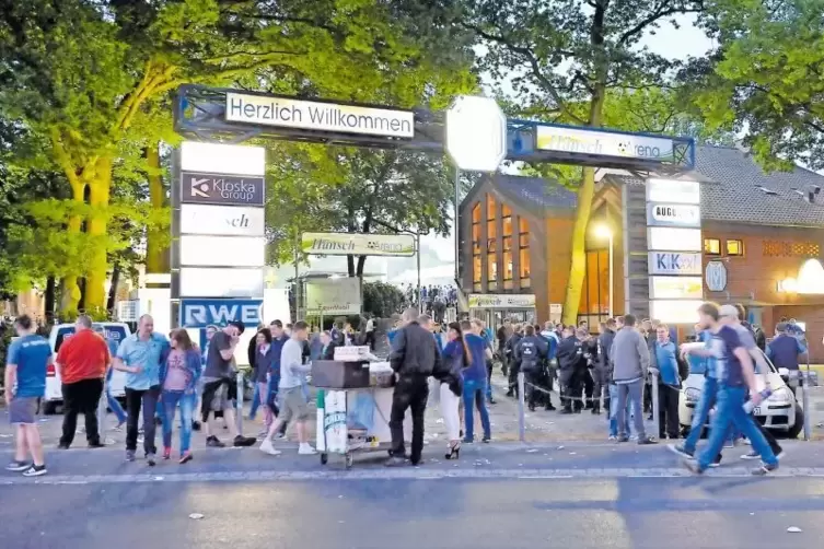 Ziel für einige FCK-Fans in der Saison 2018/19: die Hänsch-Arena in Meppen.