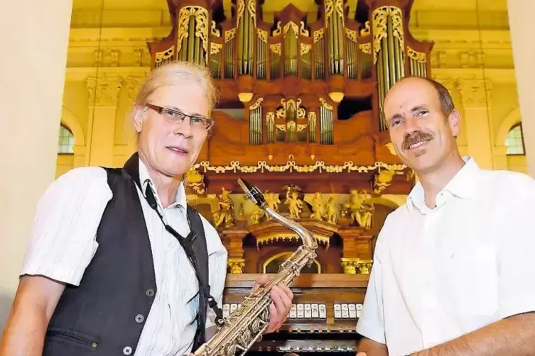 Boten überwiegend Kompositionen und Arrangements aus der eigenen Feder: Thomas Girard (Saxofon) und Stefan Ulrich (Orgel).