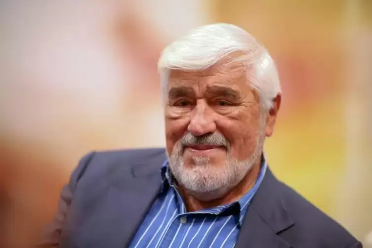 Schauspieler Mario Adorf will am 5. August den „Gläsernen Drachen der Nibelungen-Festspiele Worms“ verleihen. Foto: dpa 