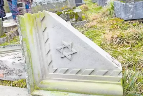 Geschändeter jüdischer Friedhof: „Die Anfeindungen nehmen auch hierzulande zu“, sagt Dieter Burgard.