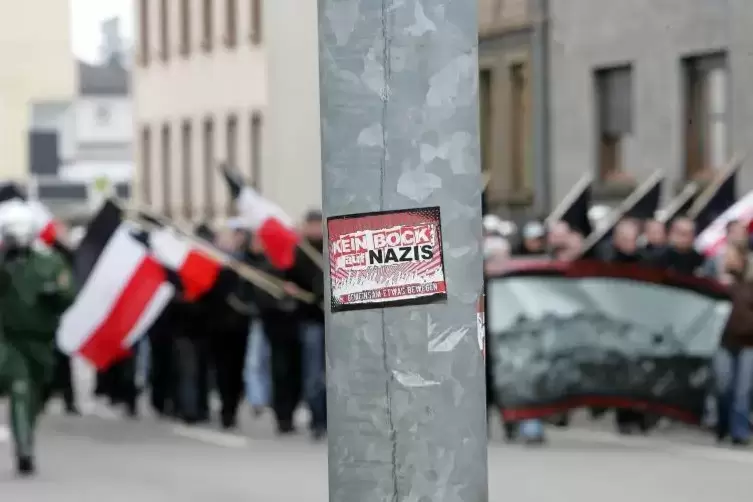 Kameradschaften wie der Nationale Widerstand Zweibrücken verlieren in Rheinland-Pfalz zunehmend an Einfluss.  Archivfoto: Steinm