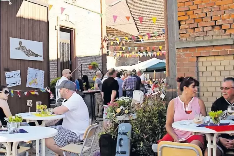 Lauschiges Fest: in den Höfen und Gassen.