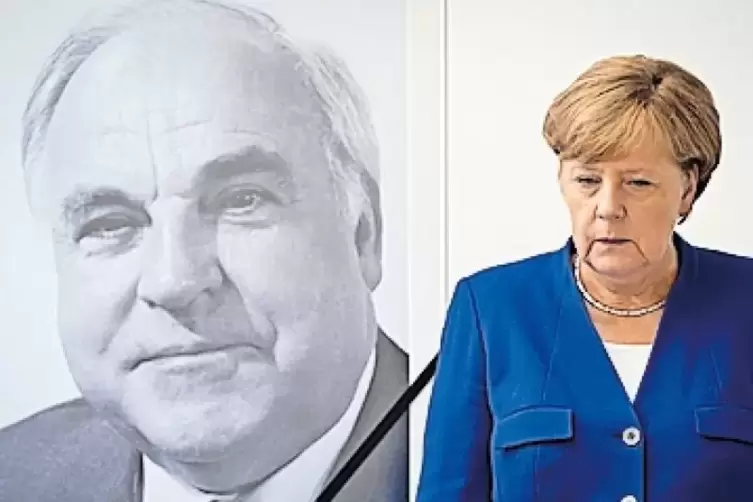 Trauer um den Vor-Vorgänger und einstigen Mentor: Kanzlerin Angela Merkel.