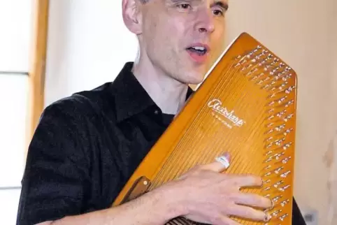 Alexandre Zindel gab sein Konzert vor nur neun Besuchern in der ehemaligen Synagoge Odenbach. Das mag dem Fußballspiel der deuts