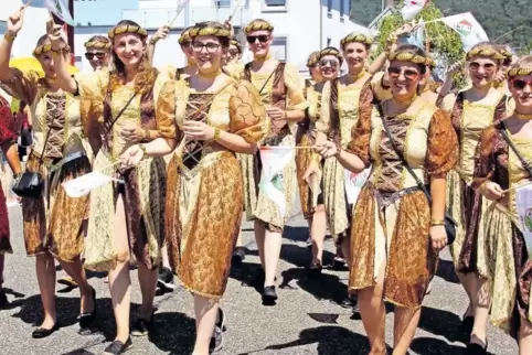 Ein Hingucker beim gestrigen Umzug: die Prinzengarde der Karnevalsunion Miesau.