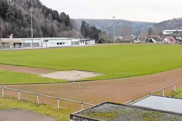 Für das Sportzentrum Lindersbach bewilligte der Stadtrat die Umrüstung der Flutlichtanlage auf LED-Technik.