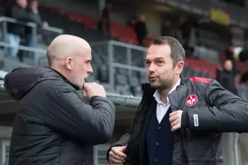 Ein Team: Boris Notzon (rechts) und Trainer Michael Frontzeck.  Foto: Kunz 