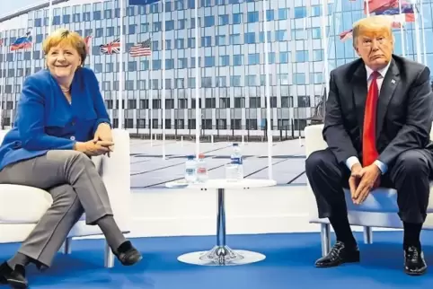 Donald Trump sagte, sein Verhältnis zu Angela Merkel sei „sehr, sehr gut“. Kurz vorher hatte er Deutschland heftig attackiert.