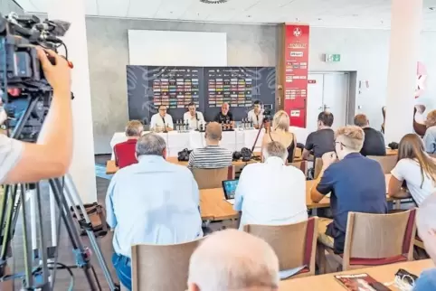 Ein großes Medieninteresse verzeichnete der Absteiger 1. FCK gestern bei seiner Pressekonferenz vor dem Start in die Dritte Fußb