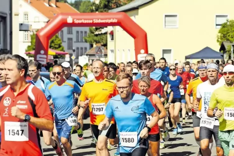 Im Vorjahr (Foto) verzeichnete das Zehn-Kilometer-Hauptrennen des Lindenparkfestlaufs 168 Teilnehmer. Auf 200 Starter hofft der 