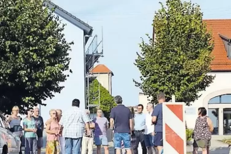 Hier soll ein schöner, neuer Dorfplatz entstehen. Für die Hermersberger ist die Ecke Mozart-/Hauptstraße längst Mittelpunkt der 