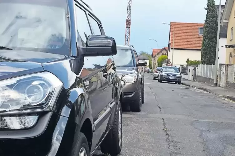 Um diese Straße geht es: Im Röhrweidenweg will der Ortsbeirat versetztes Parken ermöglichen.