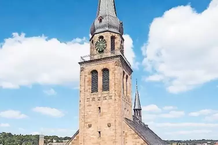 ... sowie vor der Alexanderskirche.