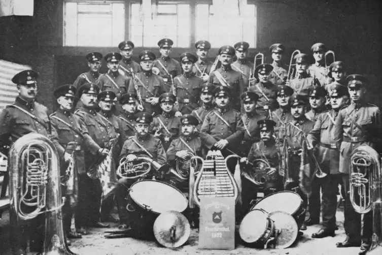 Musiker in Uniform: ein Bild von 1932.