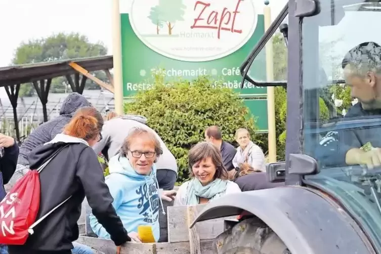 Wer ohne Auto oder Fahrrad zum Tag der offenen Höfe kommt, muss nicht bangen, dass er zu viel laufen muss. Es verkehrt ein Pende