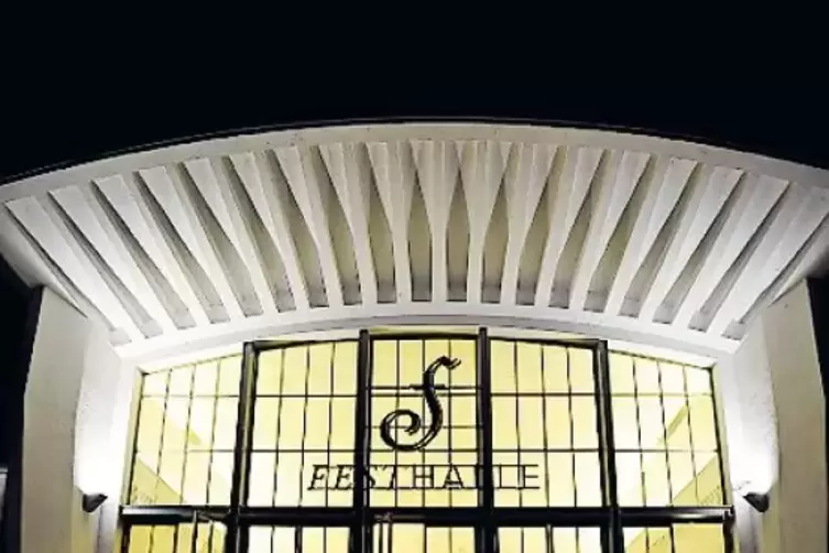 Die Festhalle bietet 600 Besuchern Platz.