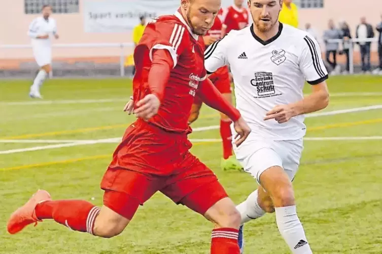 Toptorjäger Rainer Stork (links) fehlt dem SV Weisenheim am Sonntag gegen die TSG Eisenberg.