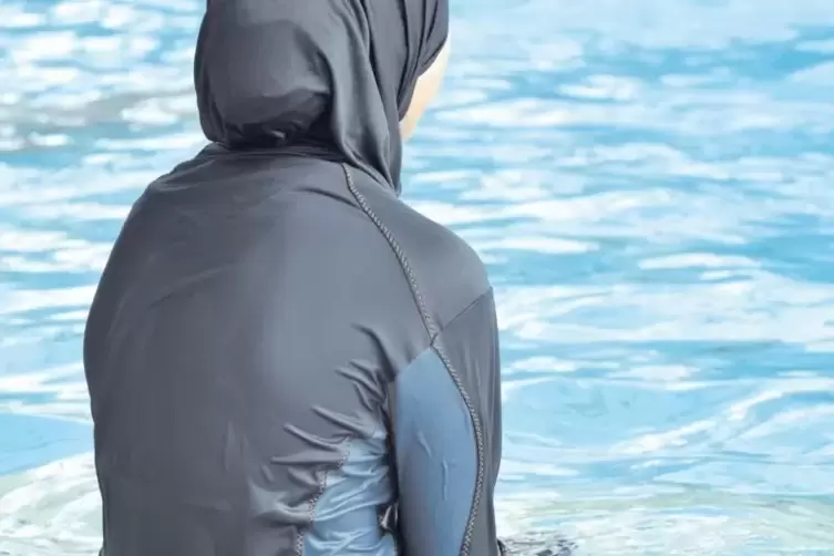 Für den AfD-Kreisvorsitzenden ein rotes Tuch: Mädchen im Burkini.