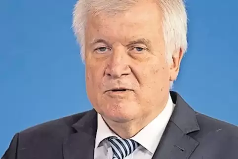 „Alle Folgeprobleme“ seien bekannt gewesen, sagt Innenminister Horst Seehofer.