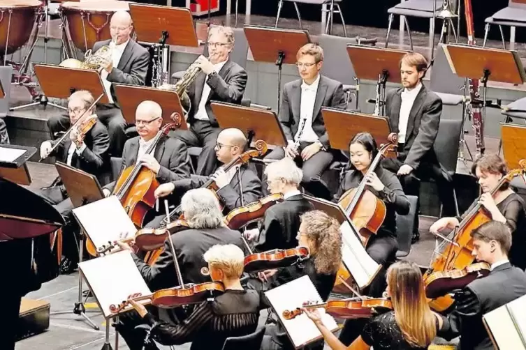 Die Staatsphilharmonie setzt „Modern Times“ nach dem gestrigen Konzert „Friedliche Planeten?“ kommenden Samstag fort. Das vierte