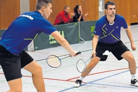 Timo Kettner (links) und Sebastian Gaag vom TuS Neuhofen gewannen ihre Spiele am Wochenende für den Badminton-Oberligisten.