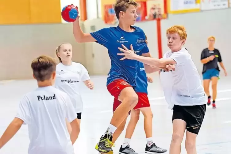 Partie bei der Mini-EM: Frankreich (blau) gegen Polen.