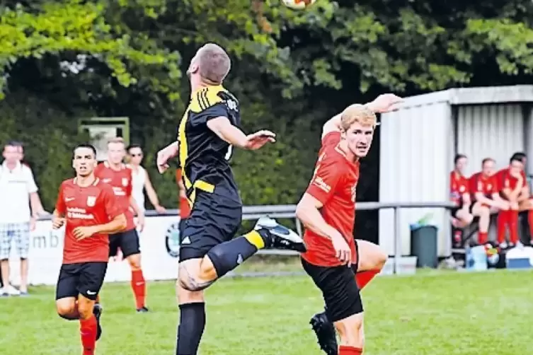 Wollen mehr: Max Kötter (rechts) und der FV Berghausen.