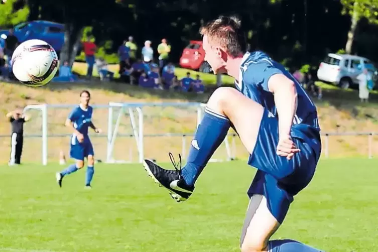 Maximilian Buchholz stand gestern genau richtig im Strafraum, besorgte Rieschweiler in der 46. Minute die 1:0-Führung.