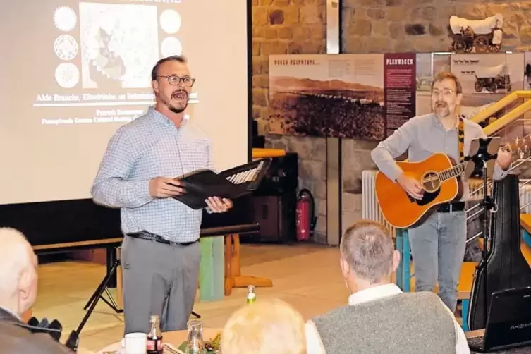 Im Auswanderermuseum traten Patrick Donmeyer (links) und Michael Werner gemeinsam auf.