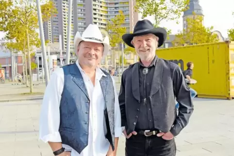 Die selbst ernannten „Outlaws der kleinen Leute“: Andreas Cisek (links) und Teddy Ibing von Truck Stop.