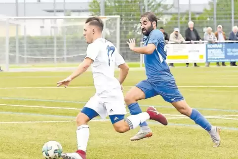 Dürfte beim FV Freinsheim heute Abend in der Startelf stehen: Nico Schubert (links).