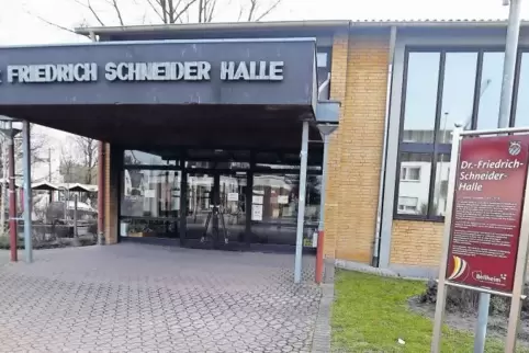 Die Zukunft der Schneider-Halle wird den Rat weiter beschäftigen.