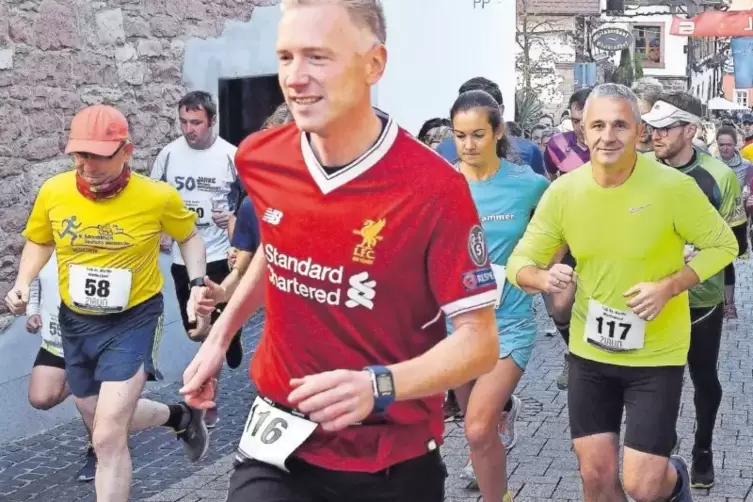 Sechsmal 1,3 Kilometer liefen die Teilnehmer beim Martinslauf am Samstag.