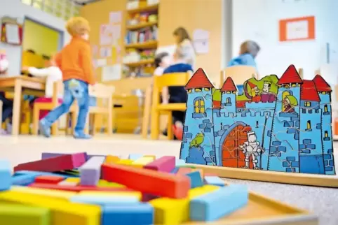 Prunkvolle Schlösser wünschen sich die meisten Eltern wohl eher nicht für ihre Kinder. Ein Platz in einer Kita würde arbeitenden