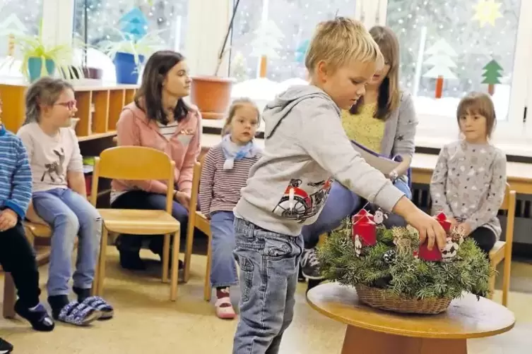 Erst mit der vierten Kerze ist der Adventskranz wieder vollständig.