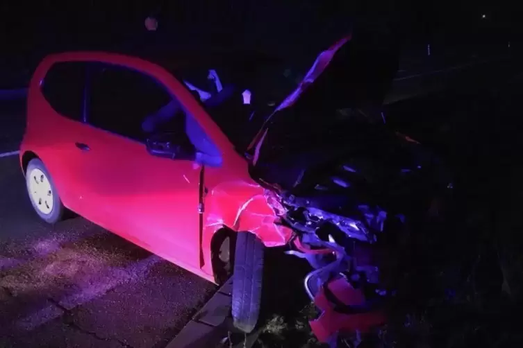 Eins der beiden Autos, die in den Unfall verwickelt waren. Foto: TNT