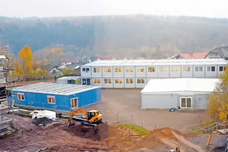 Als die IGS in Contwig einen Neubau bekam – hier ein Foto vom November 2017 –, wurden die Schüler teilweise in Containern unterr