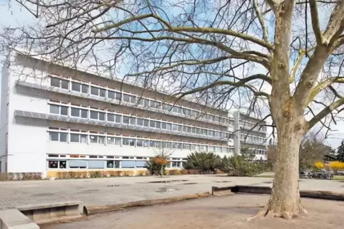 Über die Sanierung der ehemaligen Hauptschule in Hagenbach wird schon lange diskutiert.