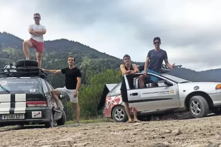 16.000 Kilometer im Suzuki Swift: Diese Strecke schafften vier Speyerer bei der „Mongol Rally“.