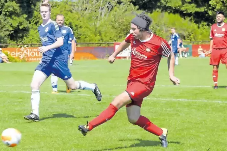 Nachholbedarf in Sachen Fairness: TSV Lingenfeld (rote Spielkleidung), hier im Sommer in einem Spiel gegen Neupotz.