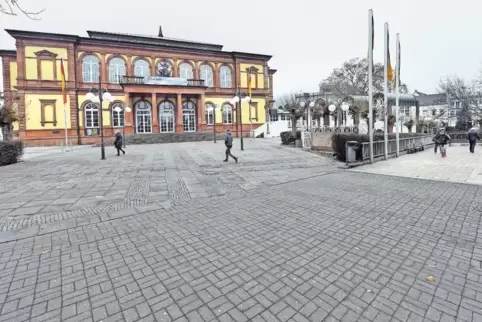 Blick auf den Bahnhofsvorplatz: Der Stadtrat hat einen Entwurf zur Neugestaltung beschlossen, der beim Innenstadtbeirat nicht gu