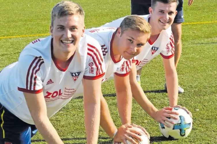 Mark Heisel (rechts) wurde in die erste Garnitur des SV Weisenheim am Sand befördert.