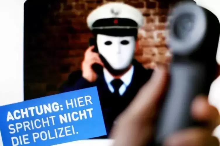 Betroffenen rät die Polizei, sich nicht unter Druck setzen zu lassen und einfach aufzulegen. Foto:dpa 