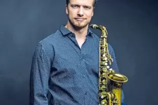 Der Saxofonist Fabian Schöne ist nach seinem Musikstudium in der Metropolregion hängengeblieben. Er ist überzeugt: "Hier lässt e