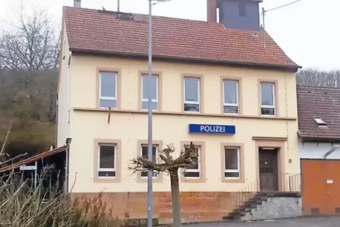 Das Gemeindehaus in dem beschaulichen Dorf Nerzweiler wird umfunktioniert zur Polizeiwache.