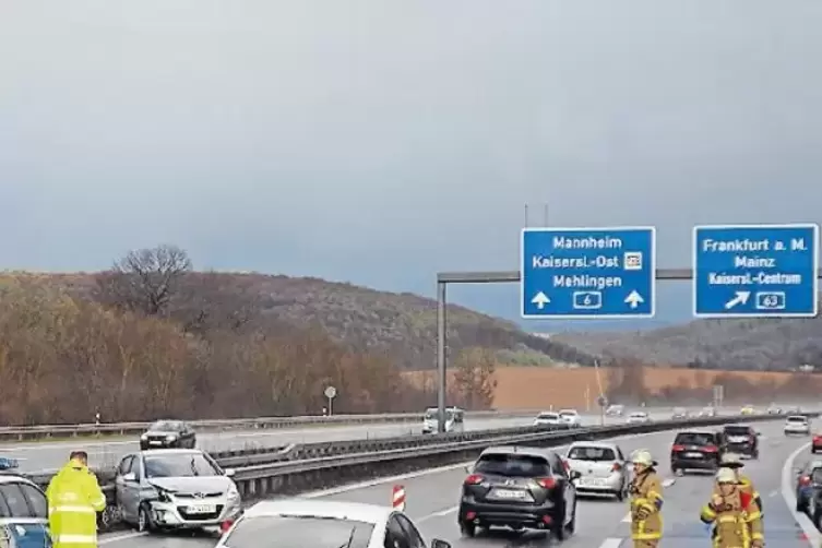 Unfall gestern am späten Nachmittag auf der Überleitung von der A6 zur A63 bei Kaiserslautern.